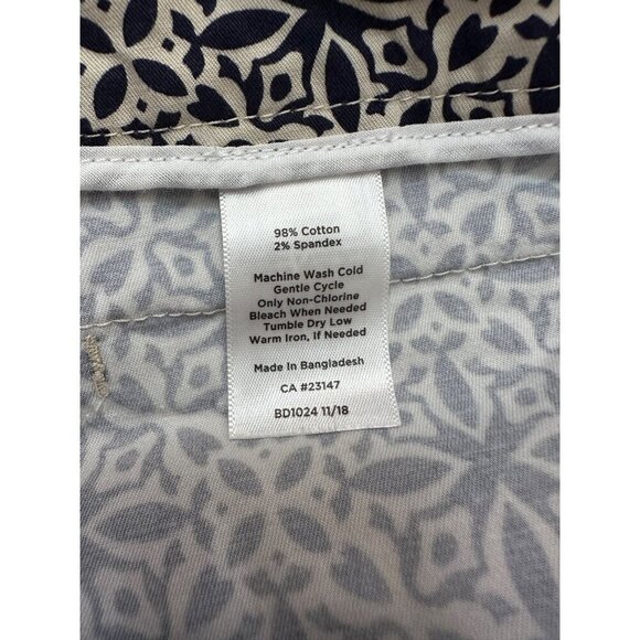 Talbots Capri Pants Women 8 Navy & Cream Geometric Print Cotton & Spandex - Picture 7 of 16